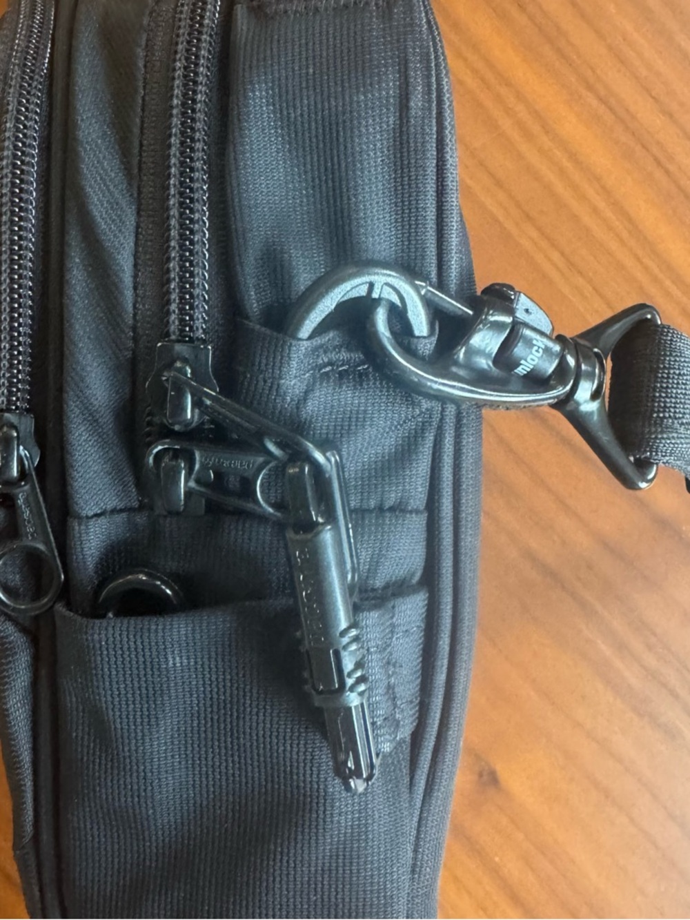 Pacsafe Metrosafe LS100 Crossbody Bag in Black - Picture 7 of 13